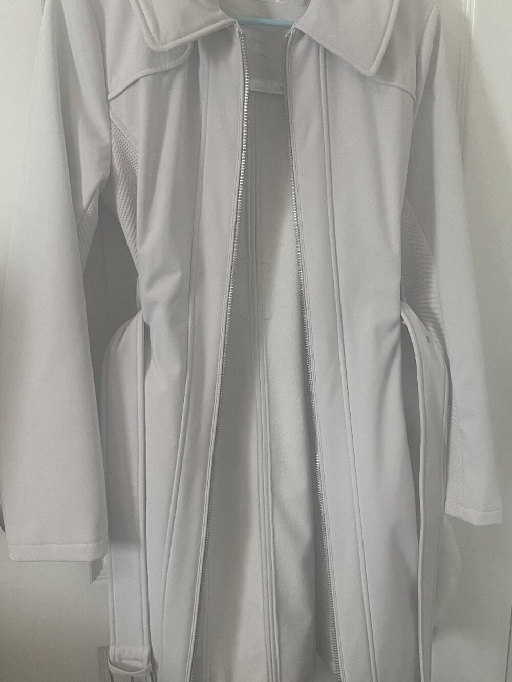 GUESS Women’s Light Gray Faux Leather Moto Jacket – Belted – Small NWOT